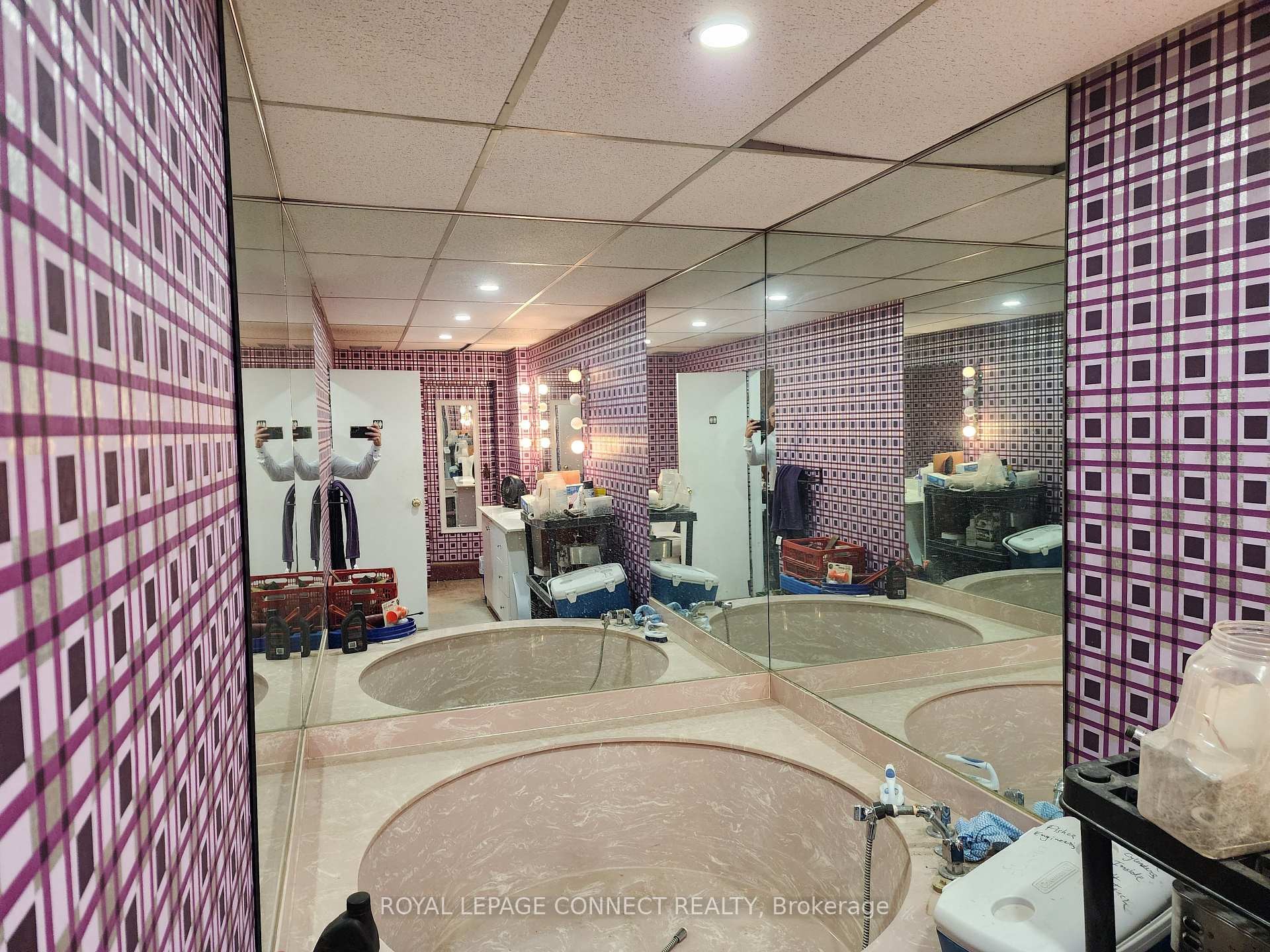 









1105


Bathurst

Street,
Toronto,




ON
M5R 3H1

