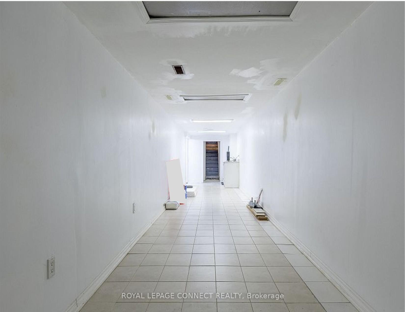 









1105


Bathurst

Street,
Toronto,




ON
M5R 3H1

