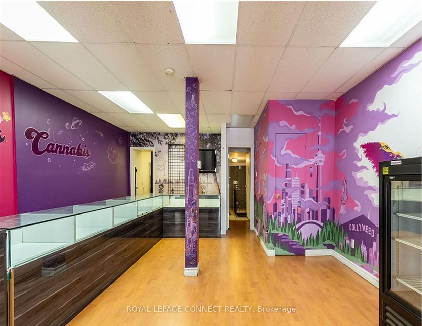 









1105


Bathurst

Street,
Toronto,




ON
M5R 3H1

