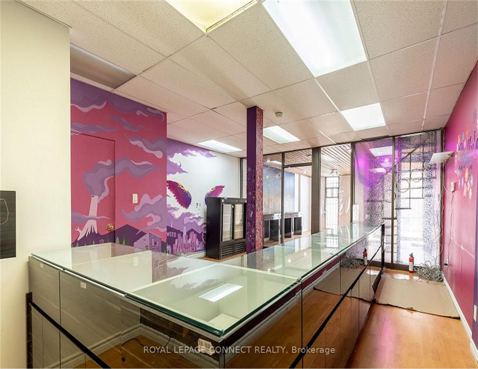 









1105


Bathurst

Street,
Toronto,




ON
M5R 3H1

