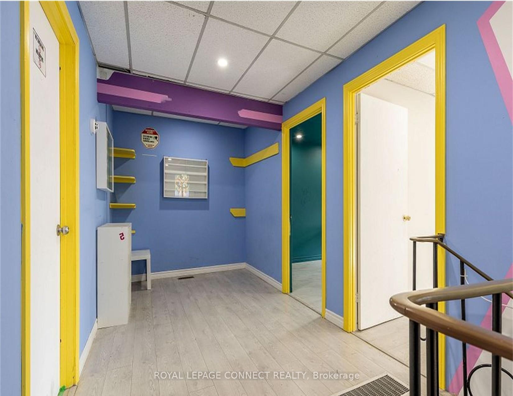 









1105


Bathurst

Street,
Toronto,




ON
M5R 3H1

