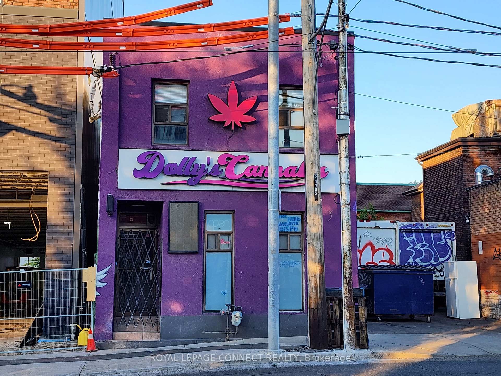 









1105


Bathurst

Street,
Toronto,




ON
M5R 3H1

