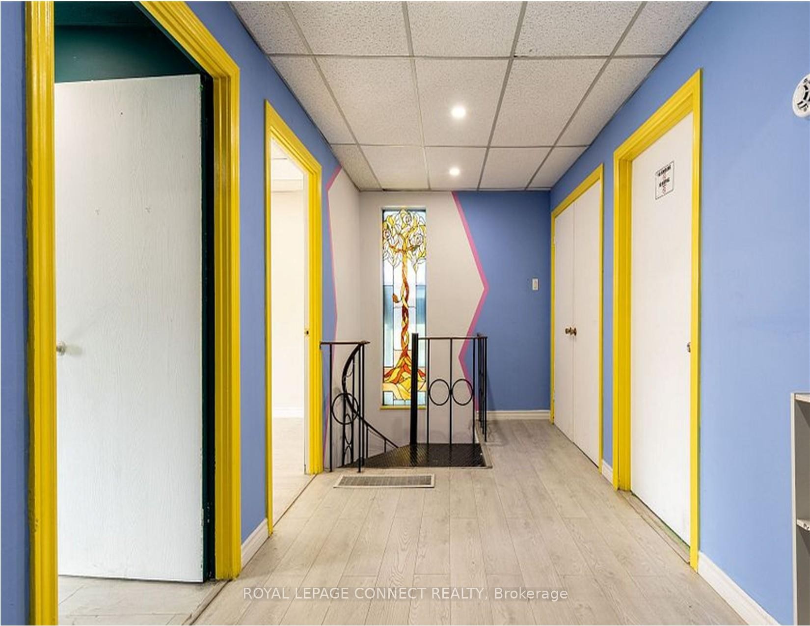 









1105


Bathurst

Street,
Toronto,




ON
M5R 3H1

