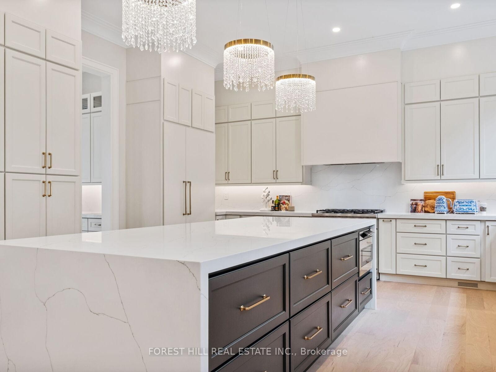 









150


Holcolm

Road,
Toronto,




ON
M2N 2E2

