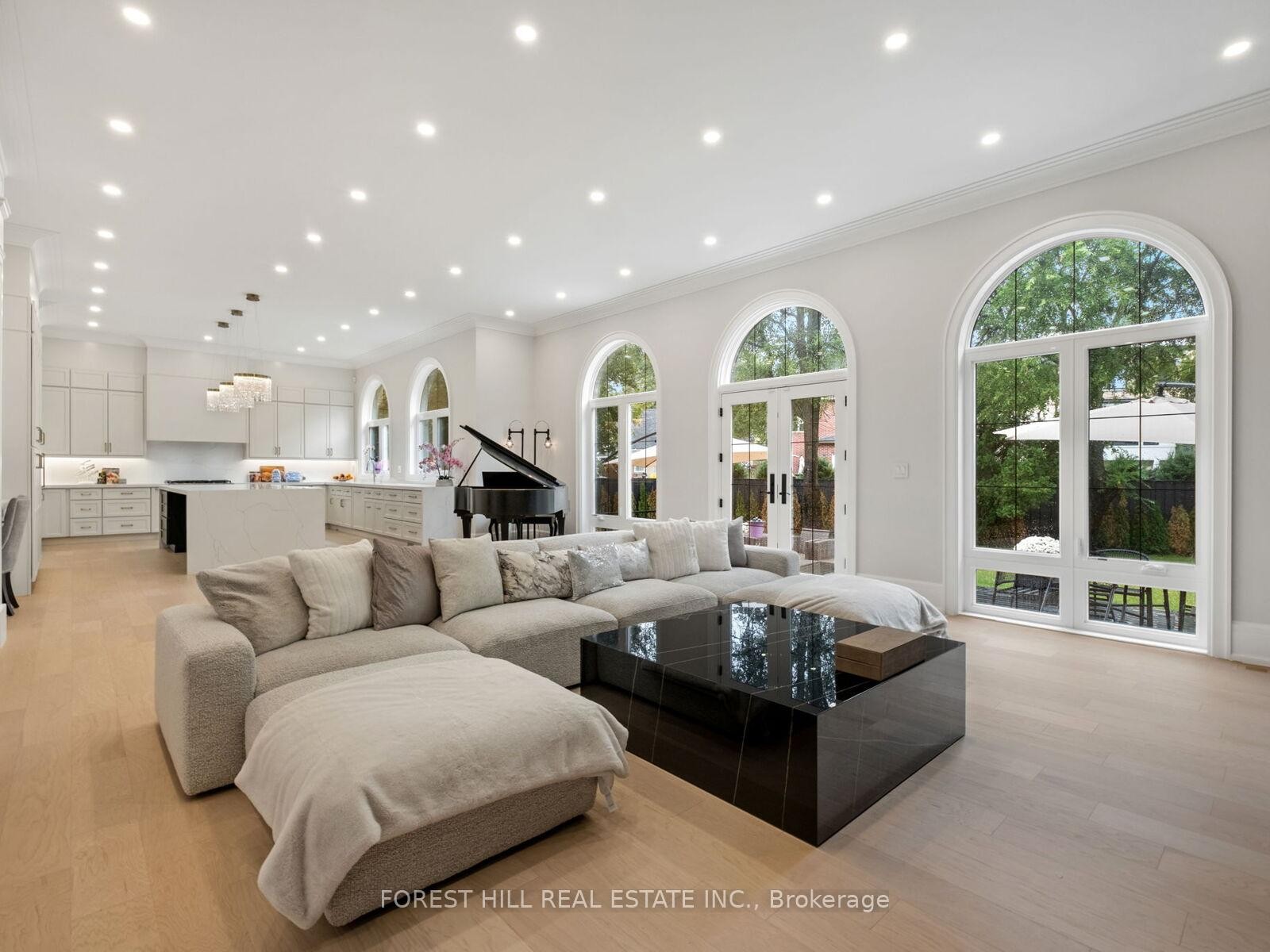 









150


Holcolm

Road,
Toronto,




ON
M2N 2E2

