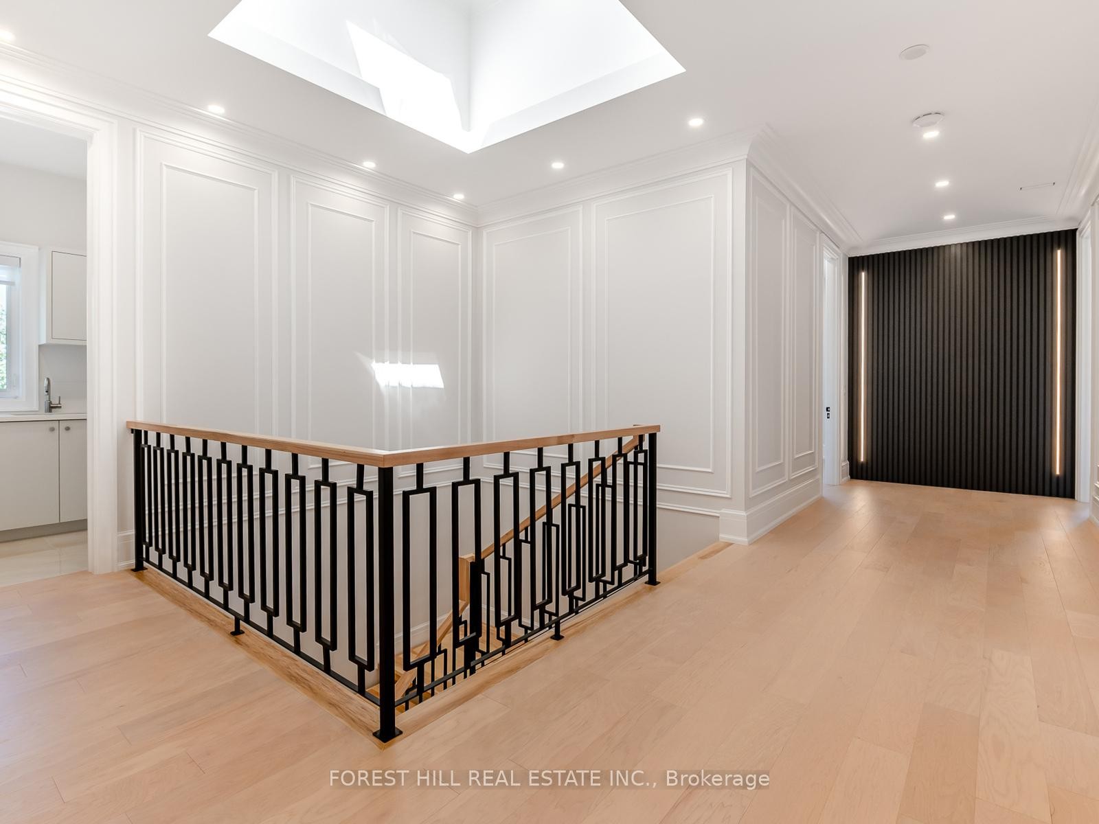 









150


Holcolm

Road,
Toronto,




ON
M2N 2E2

