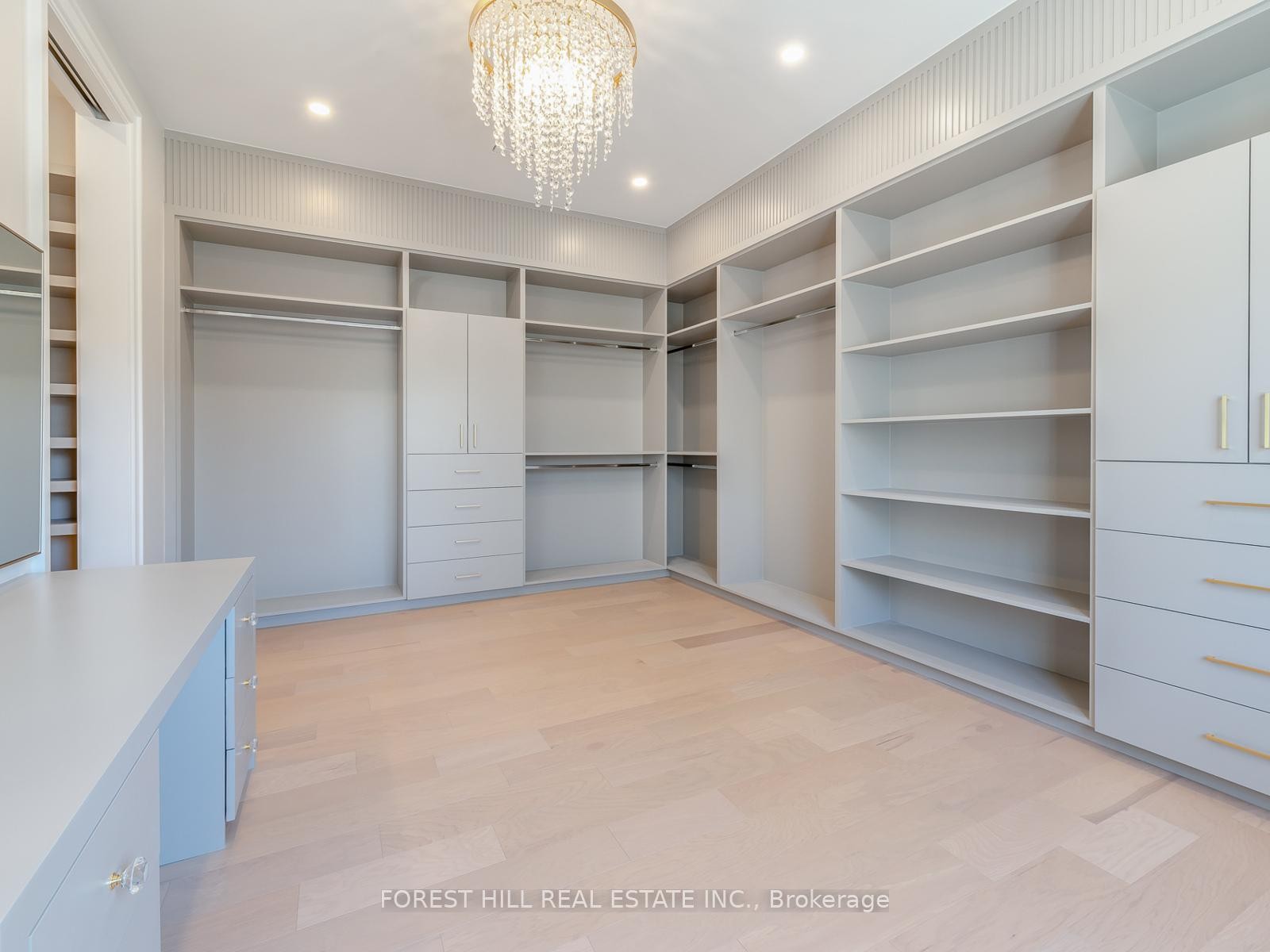 









150


Holcolm

Road,
Toronto,




ON
M2N 2E2

