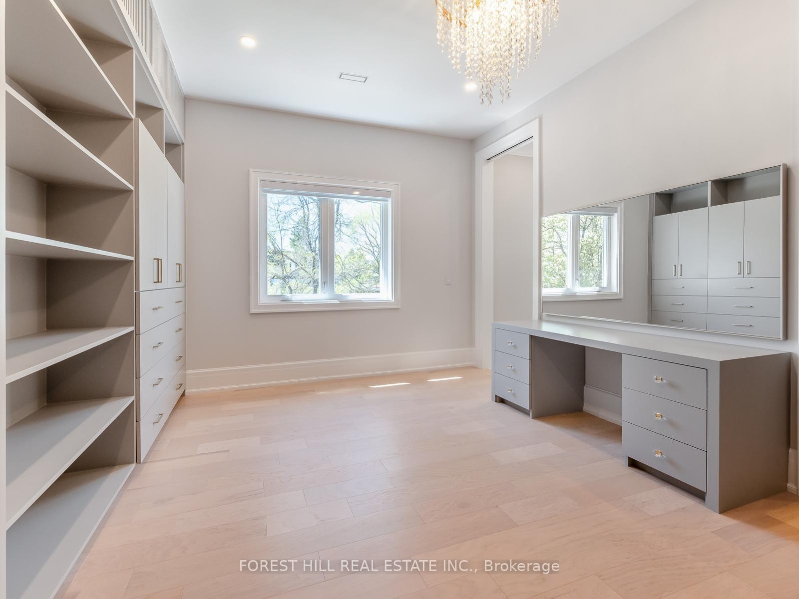 









150


Holcolm

Road,
Toronto,




ON
M2N 2E2

