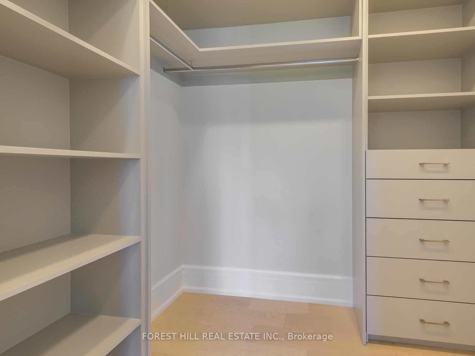 









150


Holcolm

Road,
Toronto,




ON
M2N 2E2

