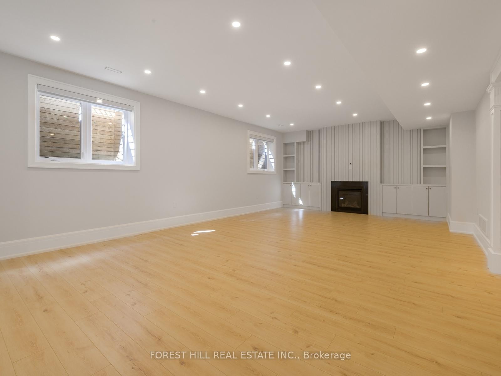 









150


Holcolm

Road,
Toronto,




ON
M2N 2E2

