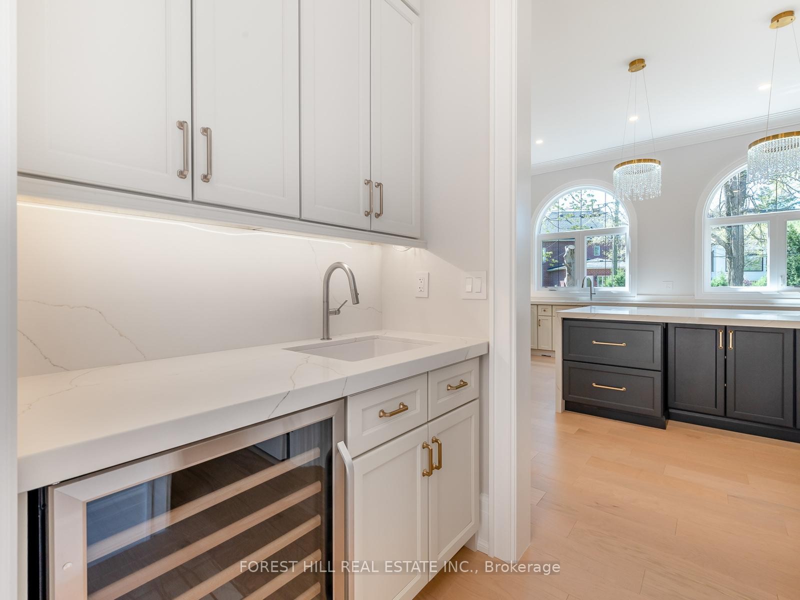 









150


Holcolm

Road,
Toronto,




ON
M2N 2E2

