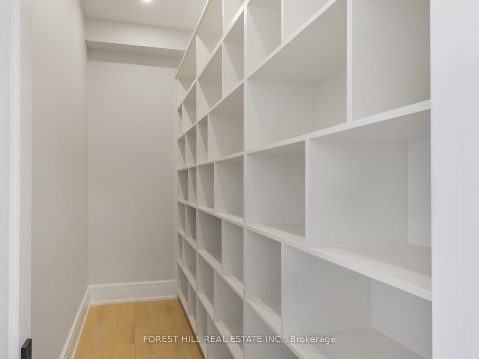 









150


Holcolm

Road,
Toronto,




ON
M2N 2E2

