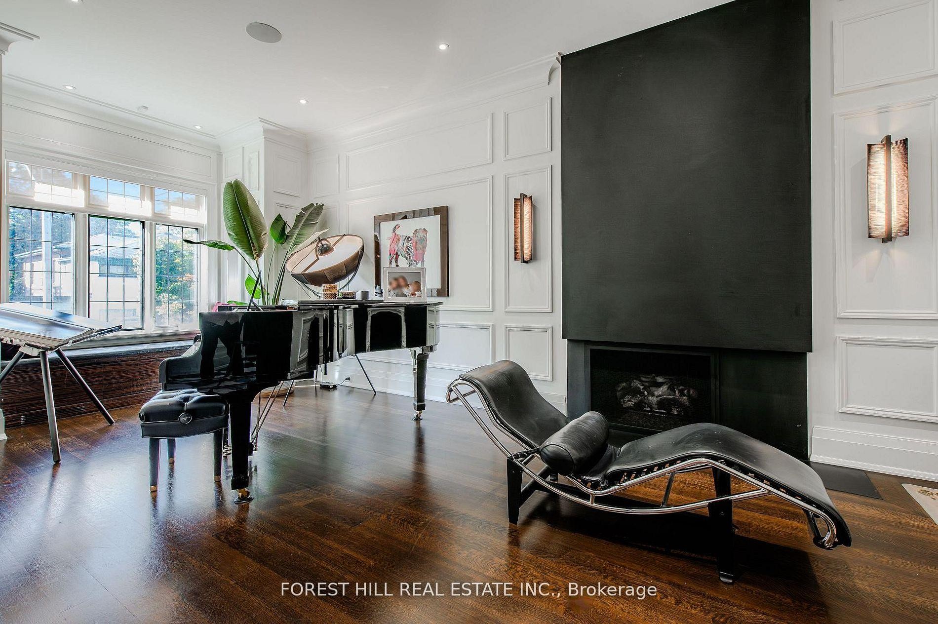 









176


Balmoral

Avenue,
Toronto,




ON
M4V 1J6

