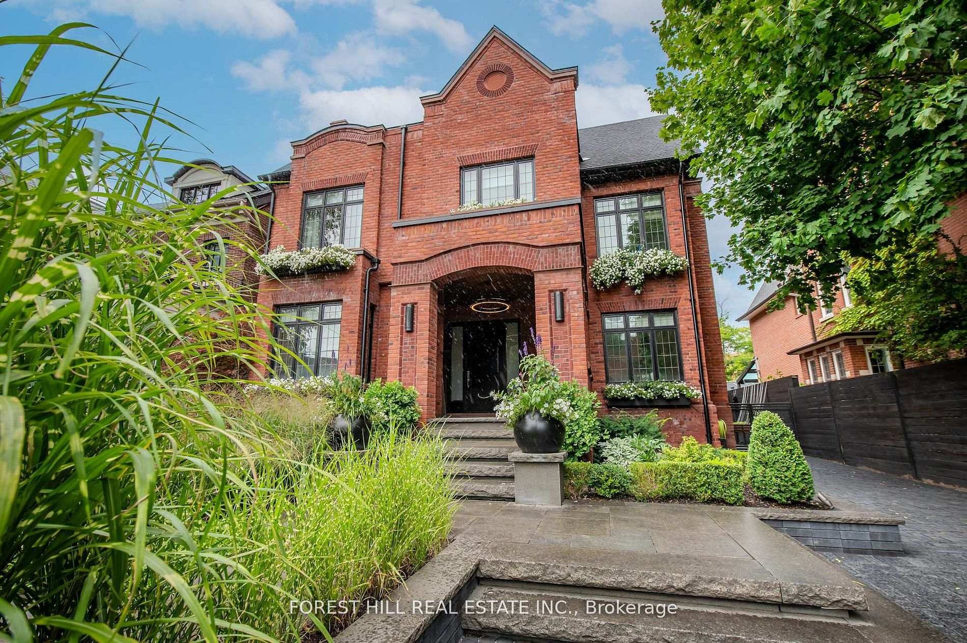 









176


Balmoral

Avenue,
Toronto,




ON
M4V 1J6

