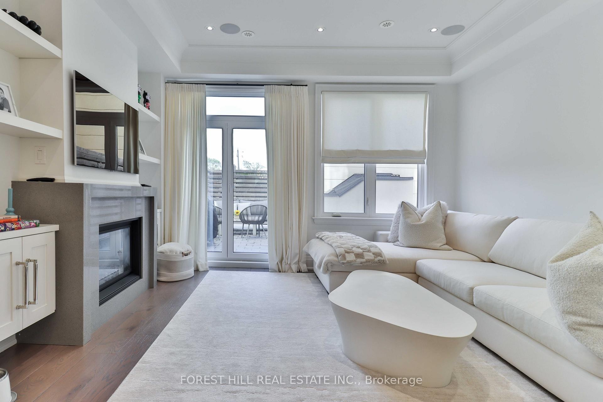 









51B


Burnaby

Boulevard,
Toronto,




ON
M5N 1G3

