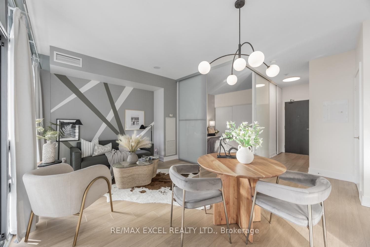 









33


Charles

Street East, 3709,
Toronto,




ON
M4Y 1R9

