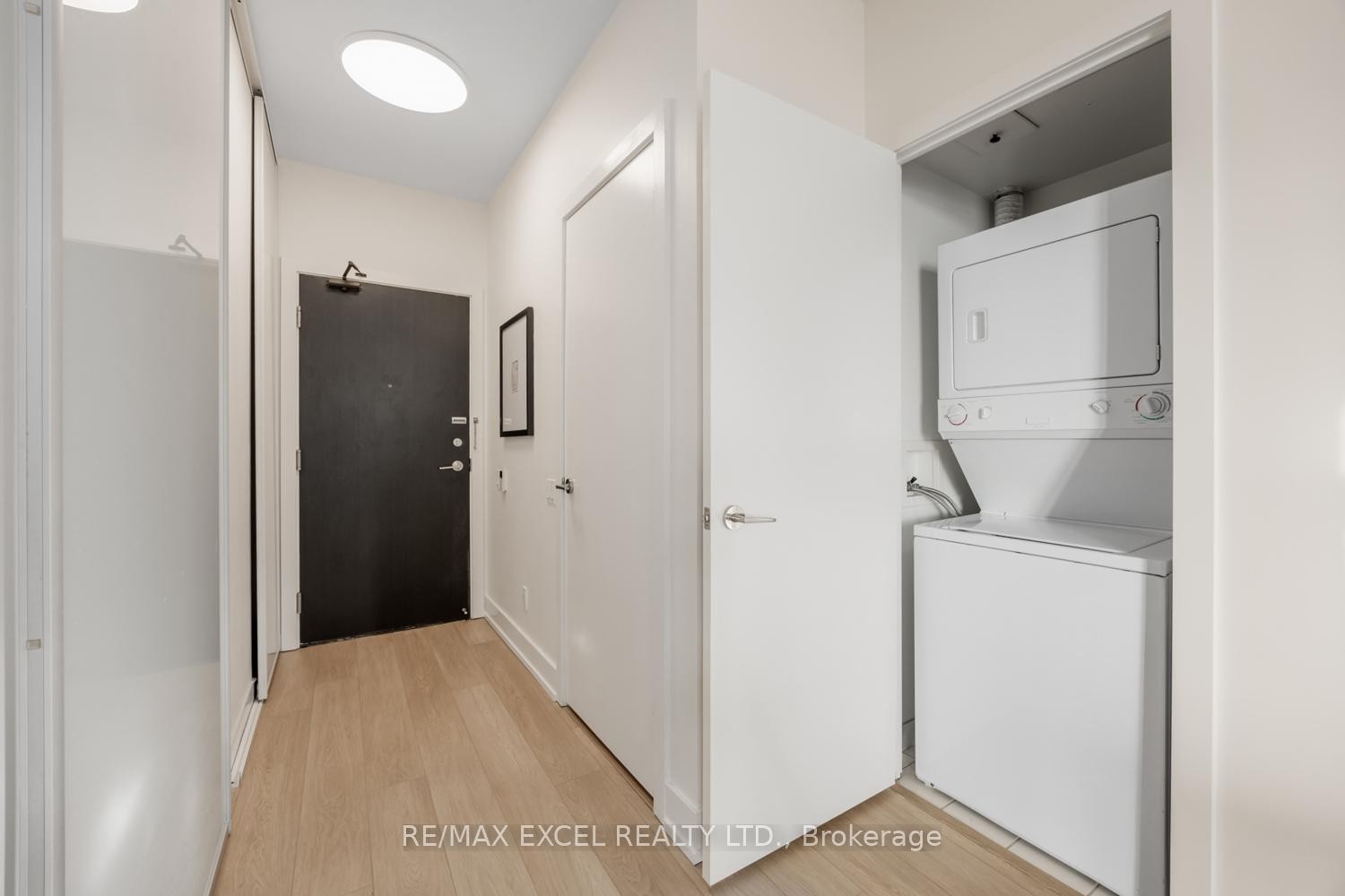 









33


Charles

Street East, 3709,
Toronto,




ON
M4Y 1R9

