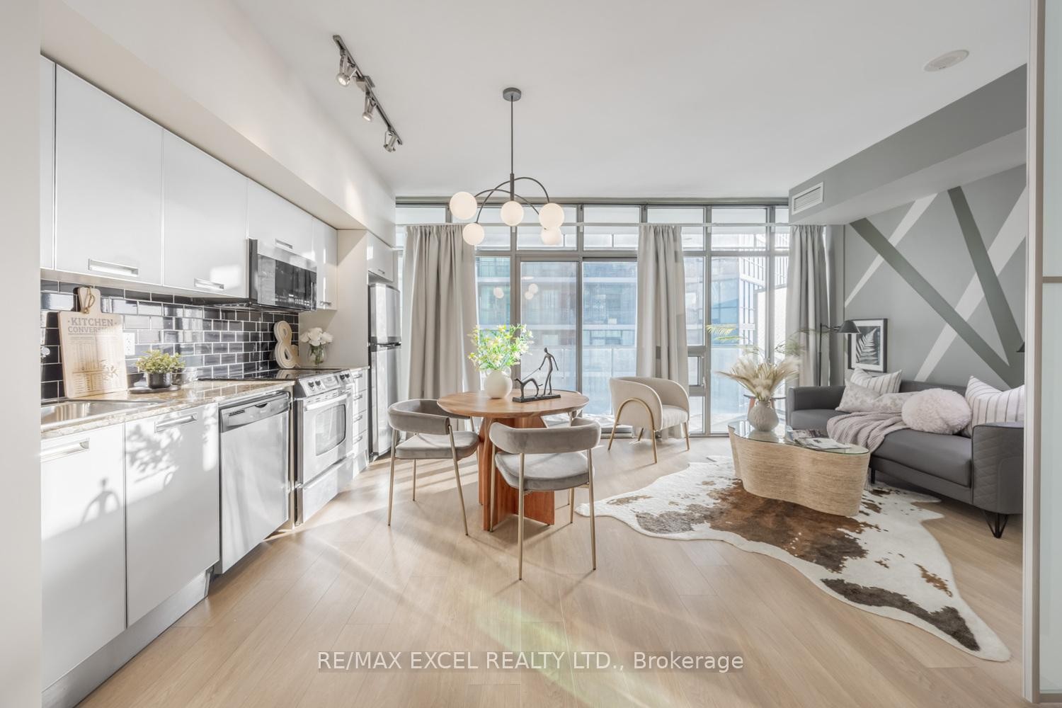 









33


Charles

Street East, 3709,
Toronto,




ON
M4Y 1R9

