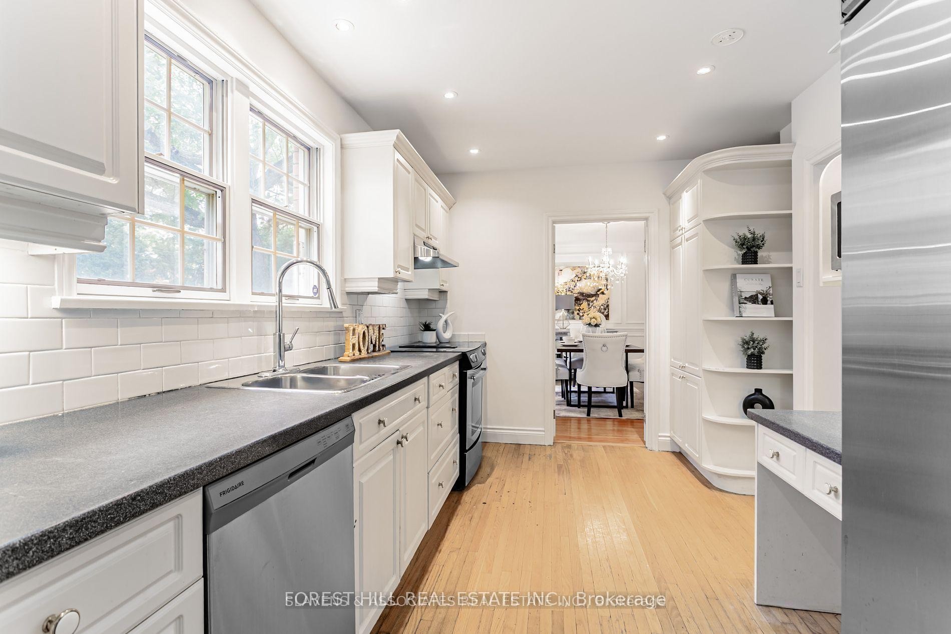 









123


Lord Seaton

Road,
Toronto,




ON
M2P 1K8

