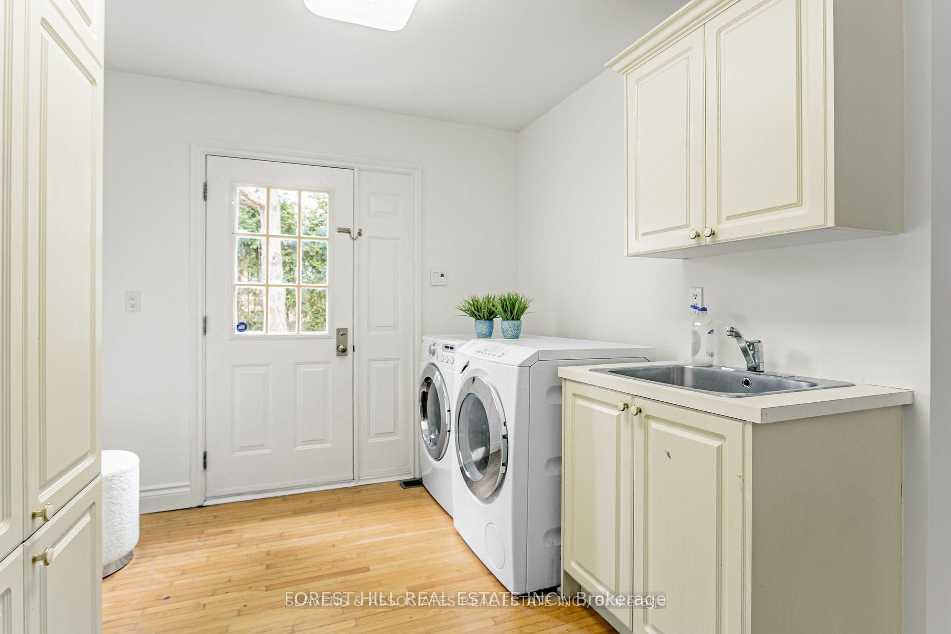 









123


Lord Seaton

Road,
Toronto,




ON
M2P 1K8

