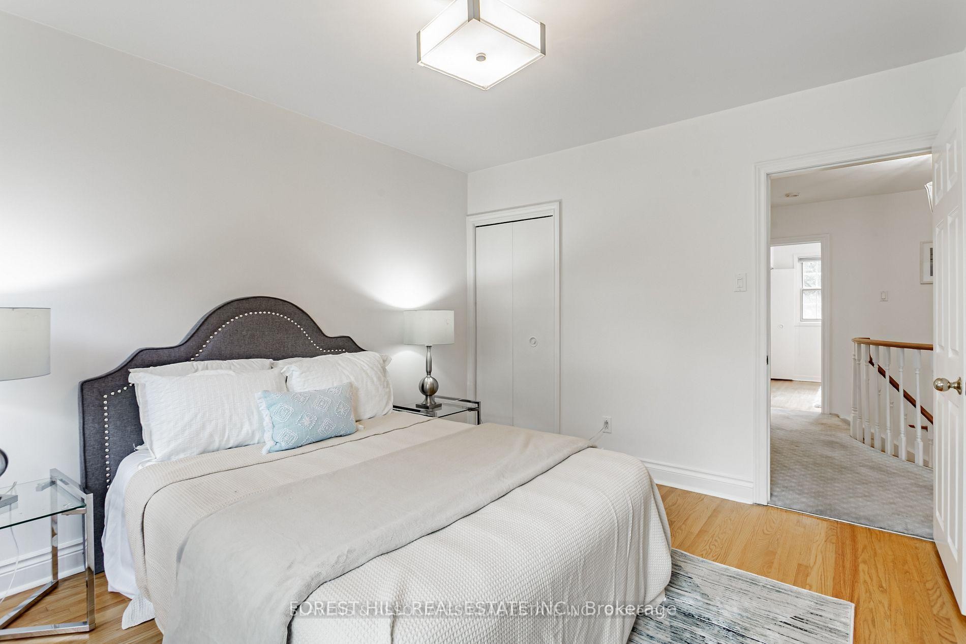 









123


Lord Seaton

Road,
Toronto,




ON
M2P 1K8


