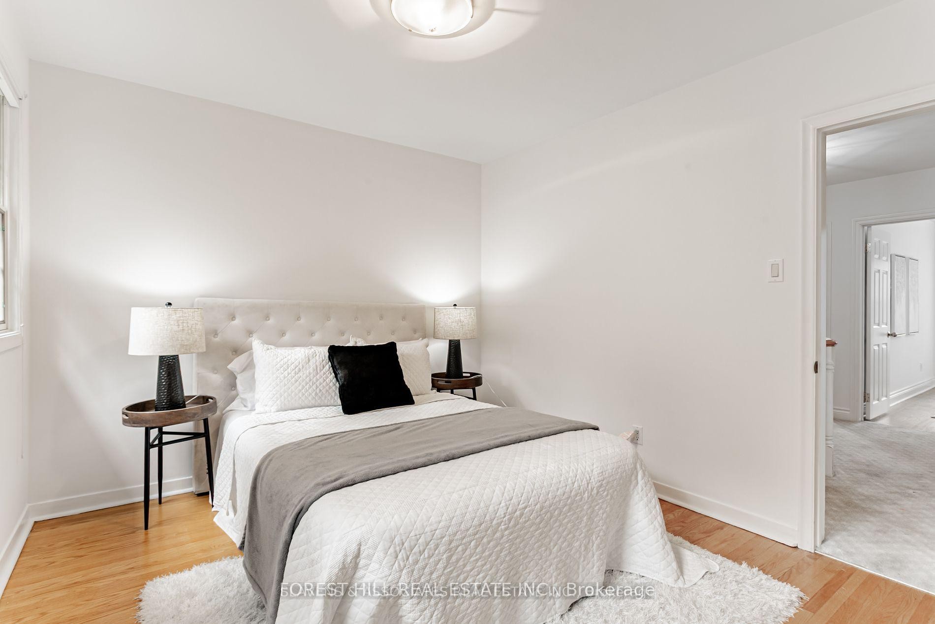 









123


Lord Seaton

Road,
Toronto,




ON
M2P 1K8

