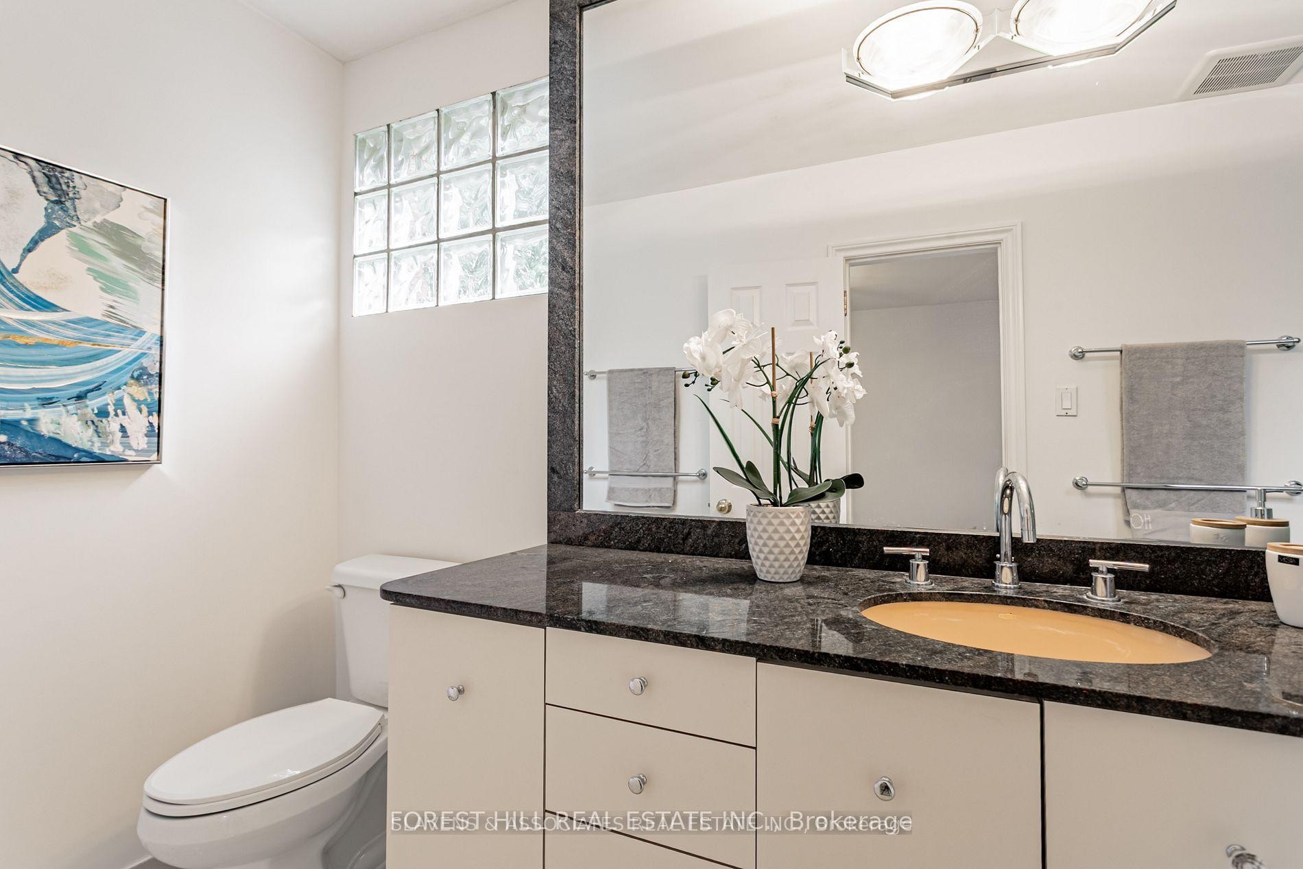 









123


Lord Seaton

Road,
Toronto,




ON
M2P 1K8

