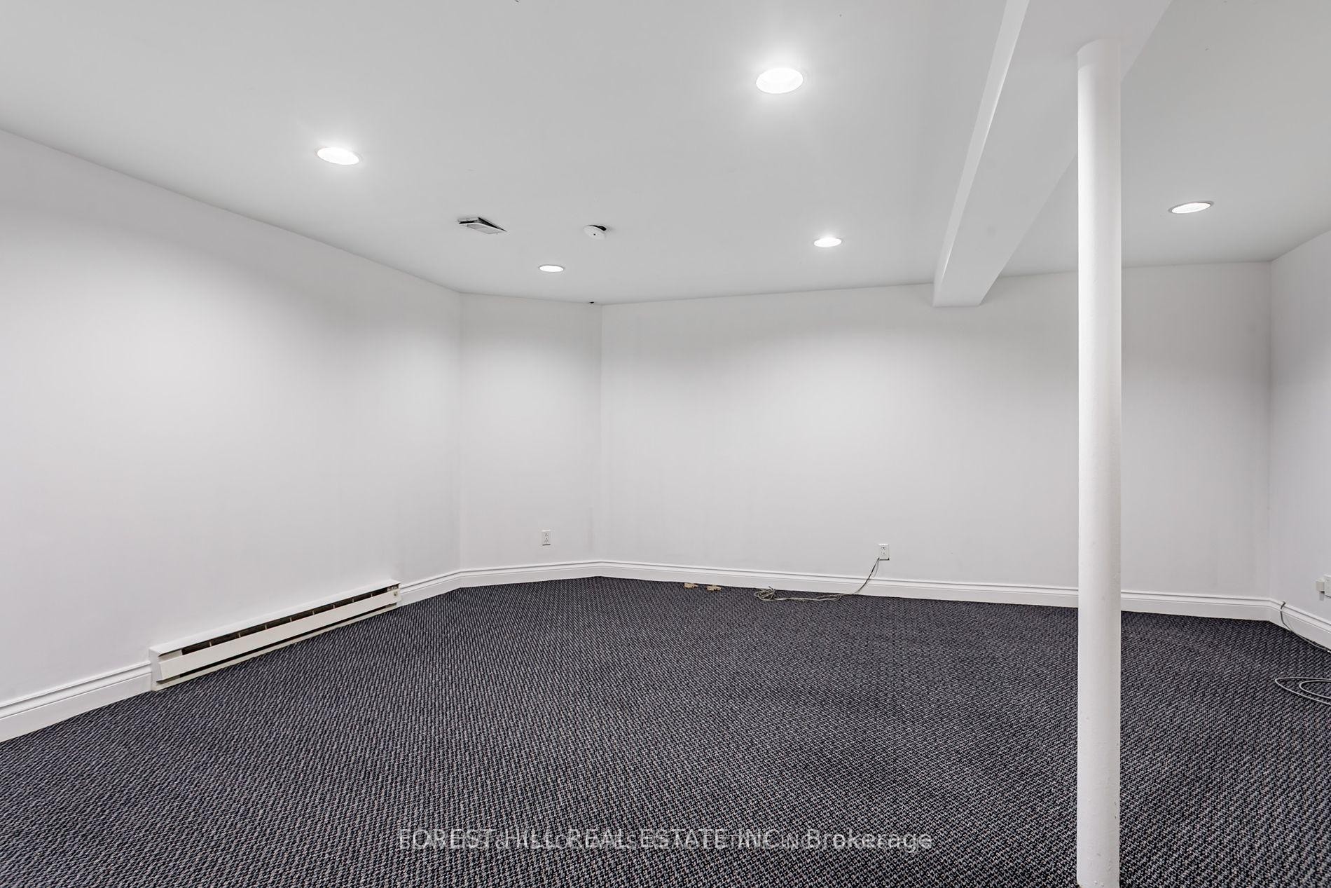 









123


Lord Seaton

Road,
Toronto,




ON
M2P 1K8

