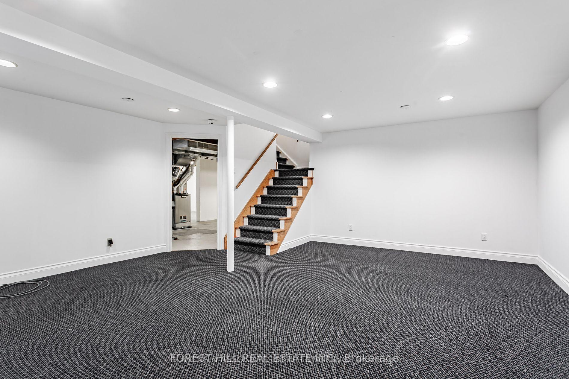 









123


Lord Seaton

Road,
Toronto,




ON
M2P 1K8

