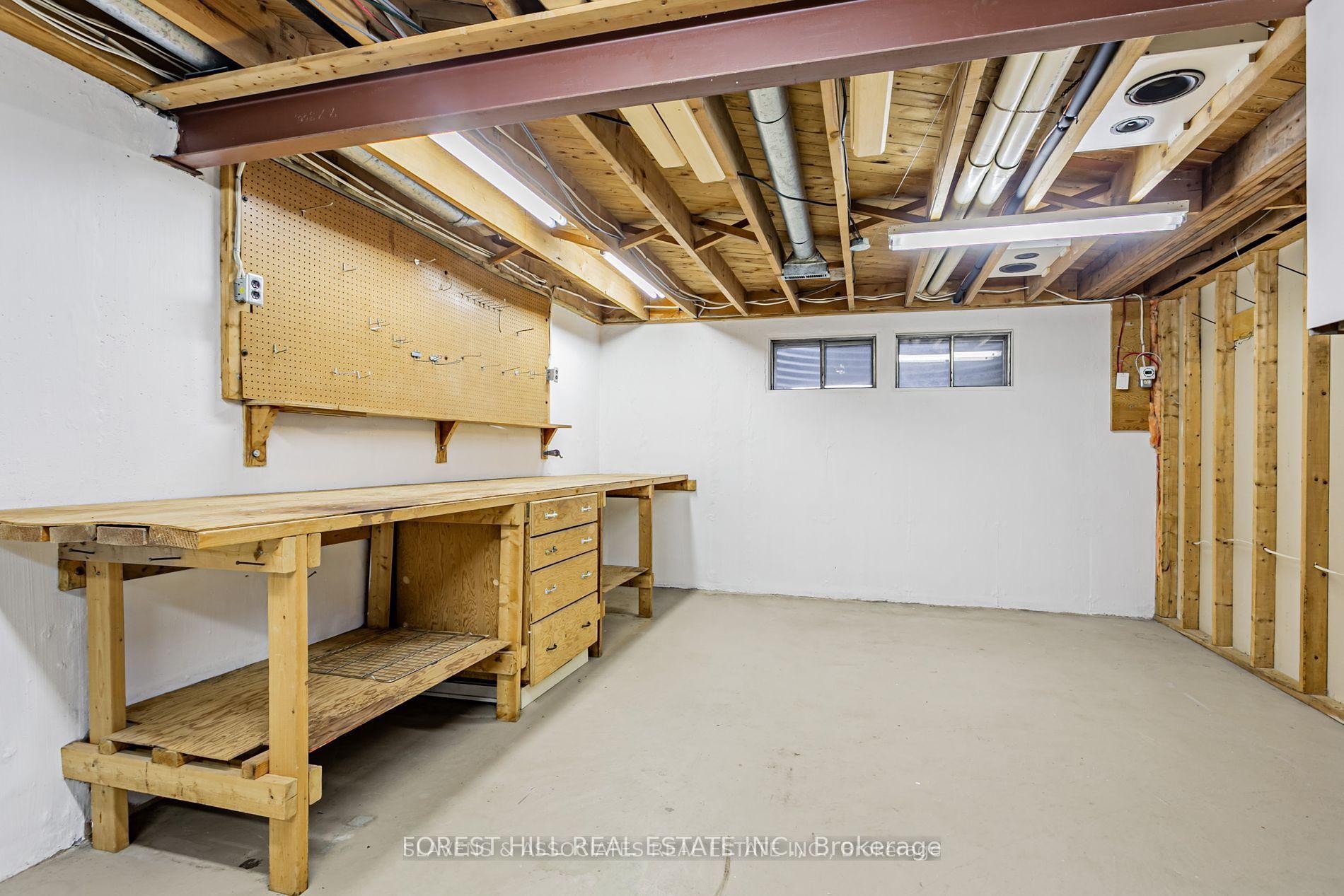 









123


Lord Seaton

Road,
Toronto,




ON
M2P 1K8


