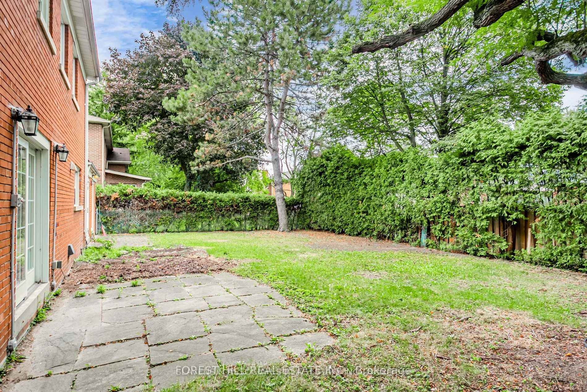 









123


Lord Seaton

Road,
Toronto,




ON
M2P 1K8

