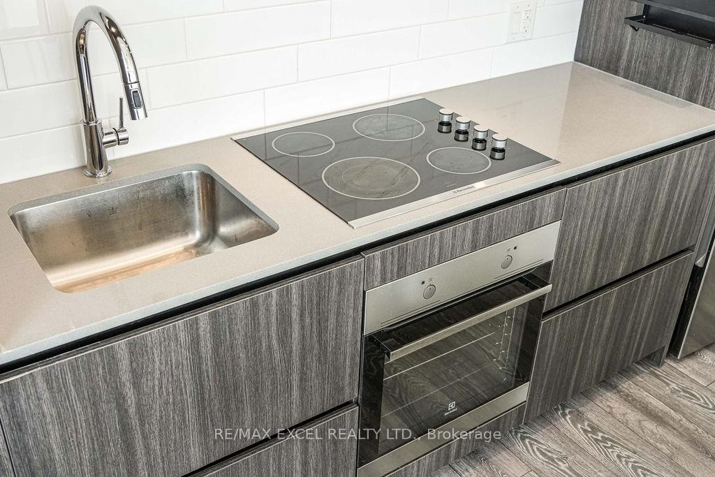 









225


Sumach

Street, 1009,
Toronto,




ON
M5A 0P8

