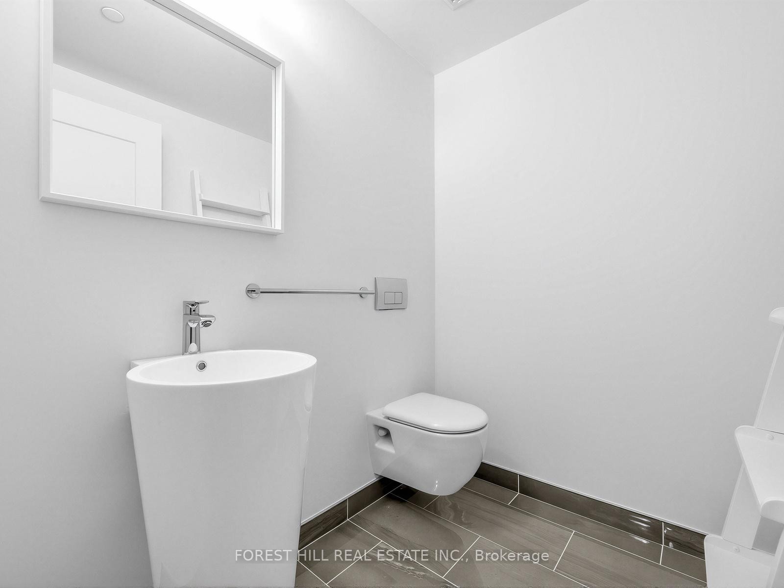 









6


Jackes

Avenue, 513,
Toronto,




ON
M4T 0A5

