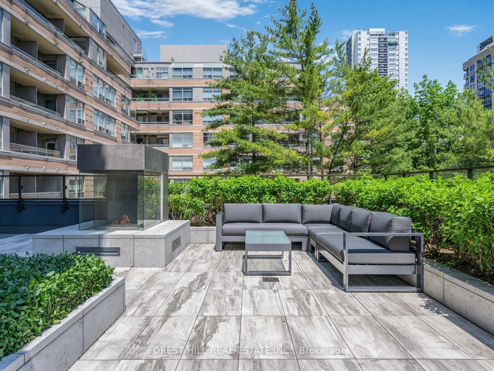 









6


Jackes

Avenue, 513,
Toronto,




ON
M4T 0A5

