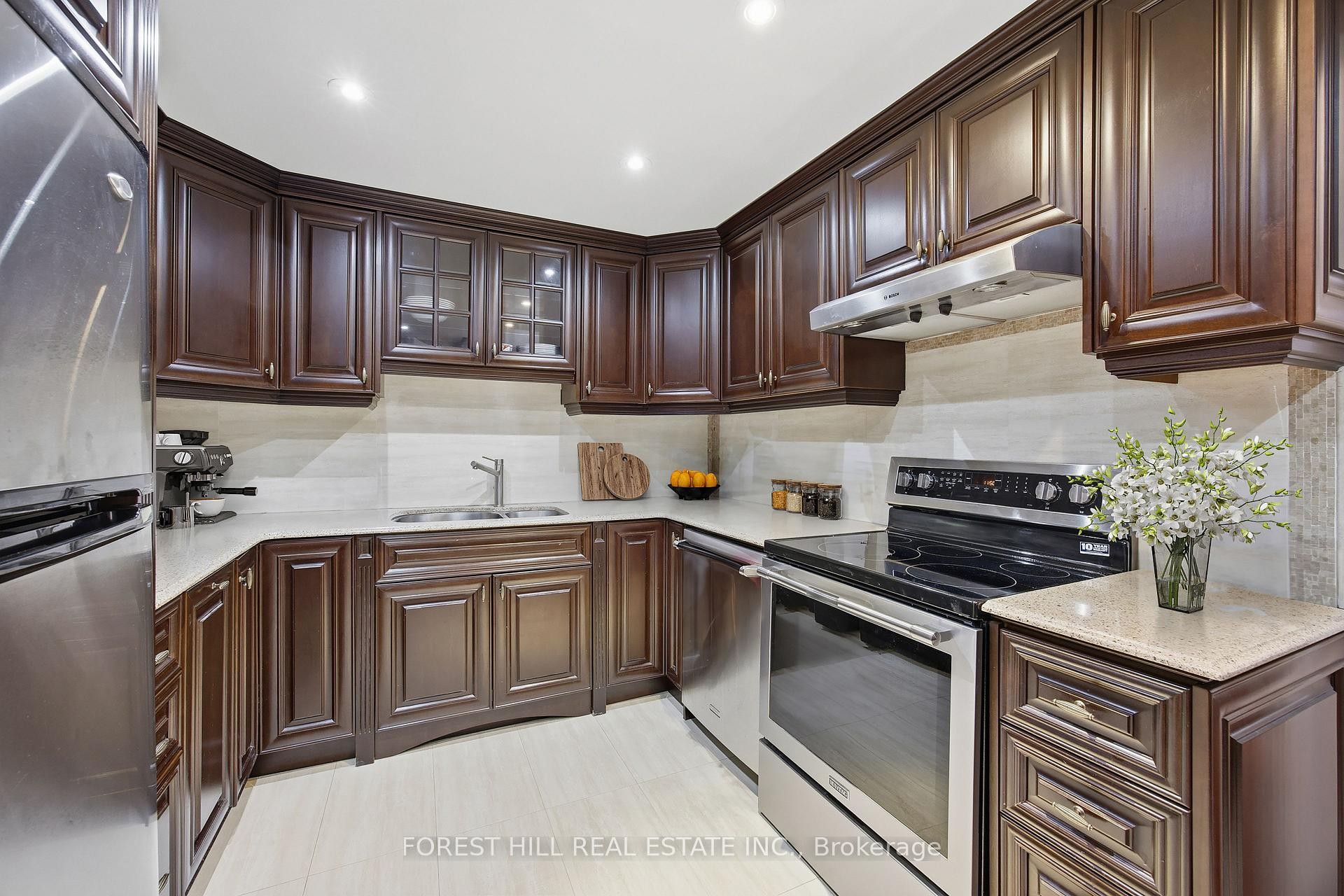 









19


Lower Village

Gate, 507,
Toronto,




ON
M5P 3L9

