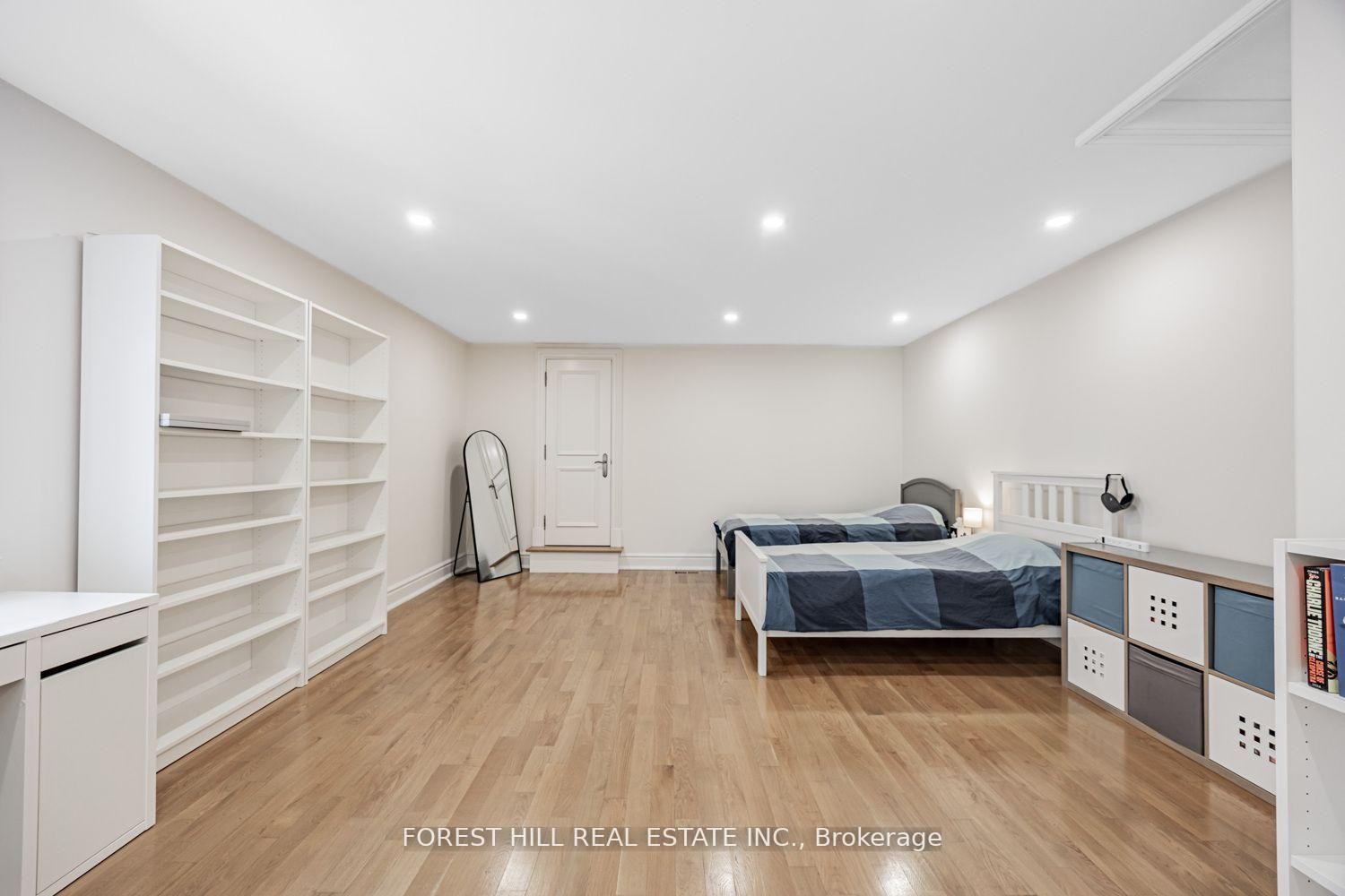 









55


Lonsdale

Road,
Toronto,




ON
M4W 1W4

