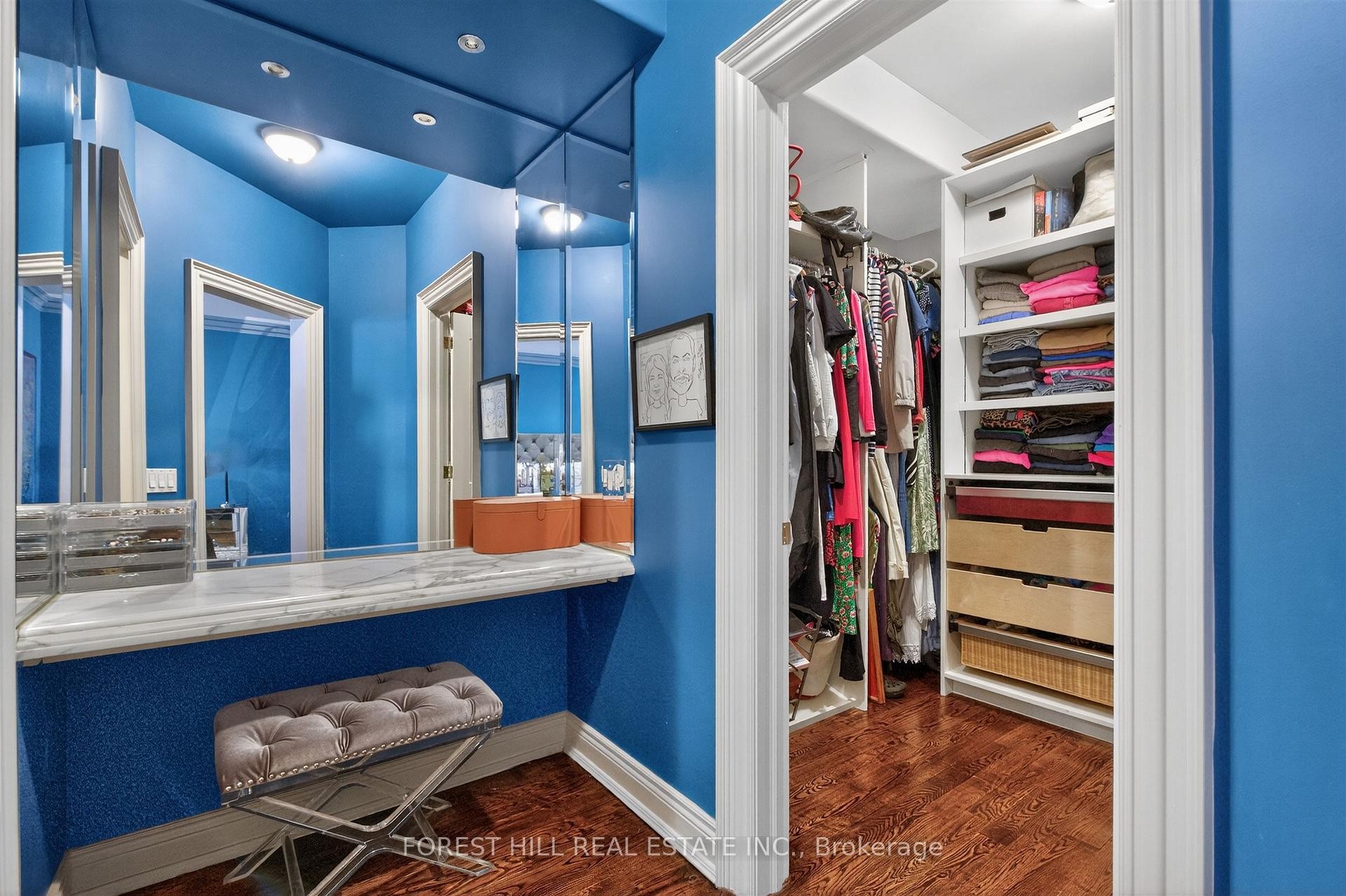 









29


Webster

Avenue,
Toronto,




ON
M5R 1N6

