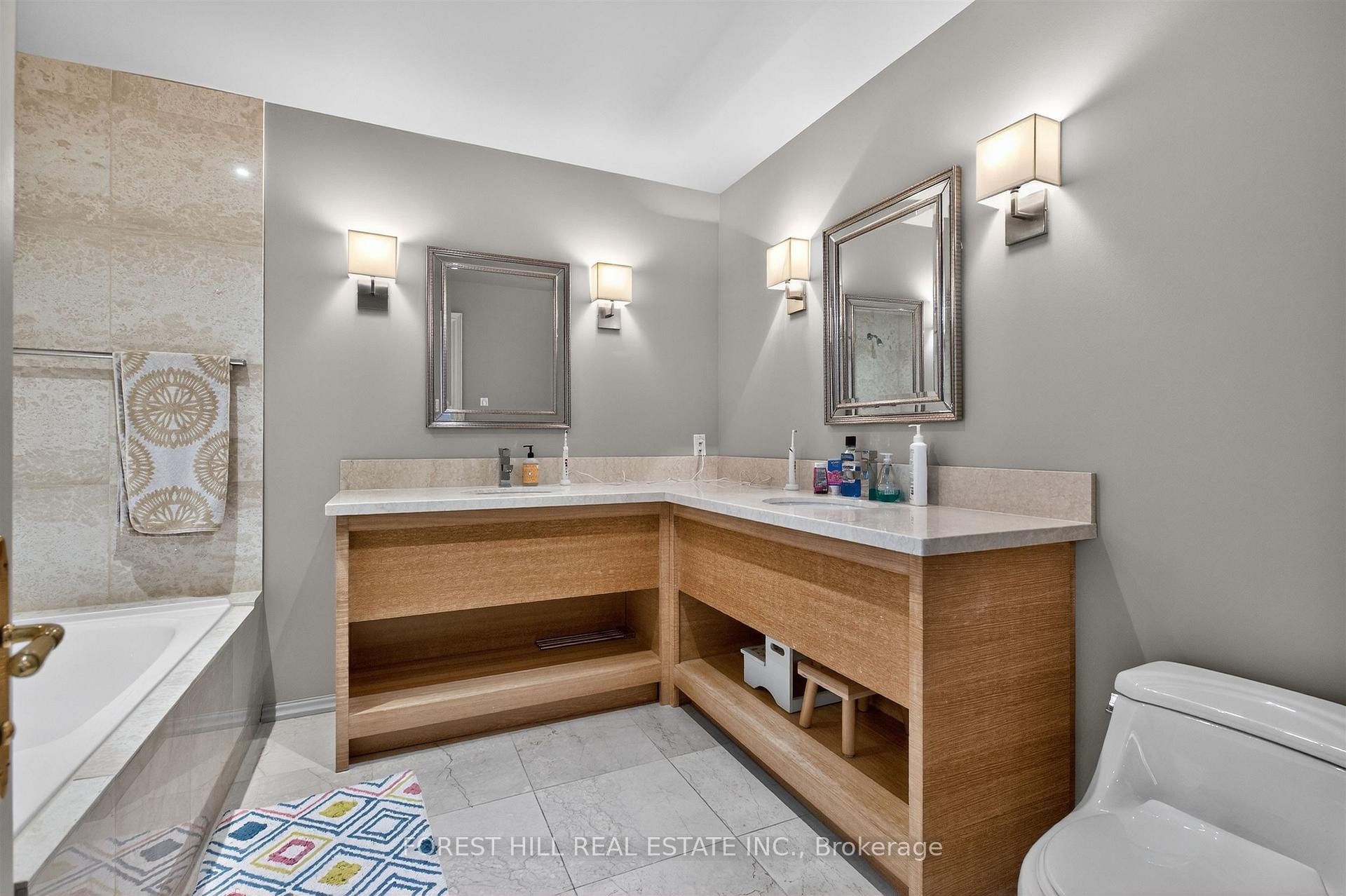









29


Webster

Avenue,
Toronto,




ON
M5R 1N6

