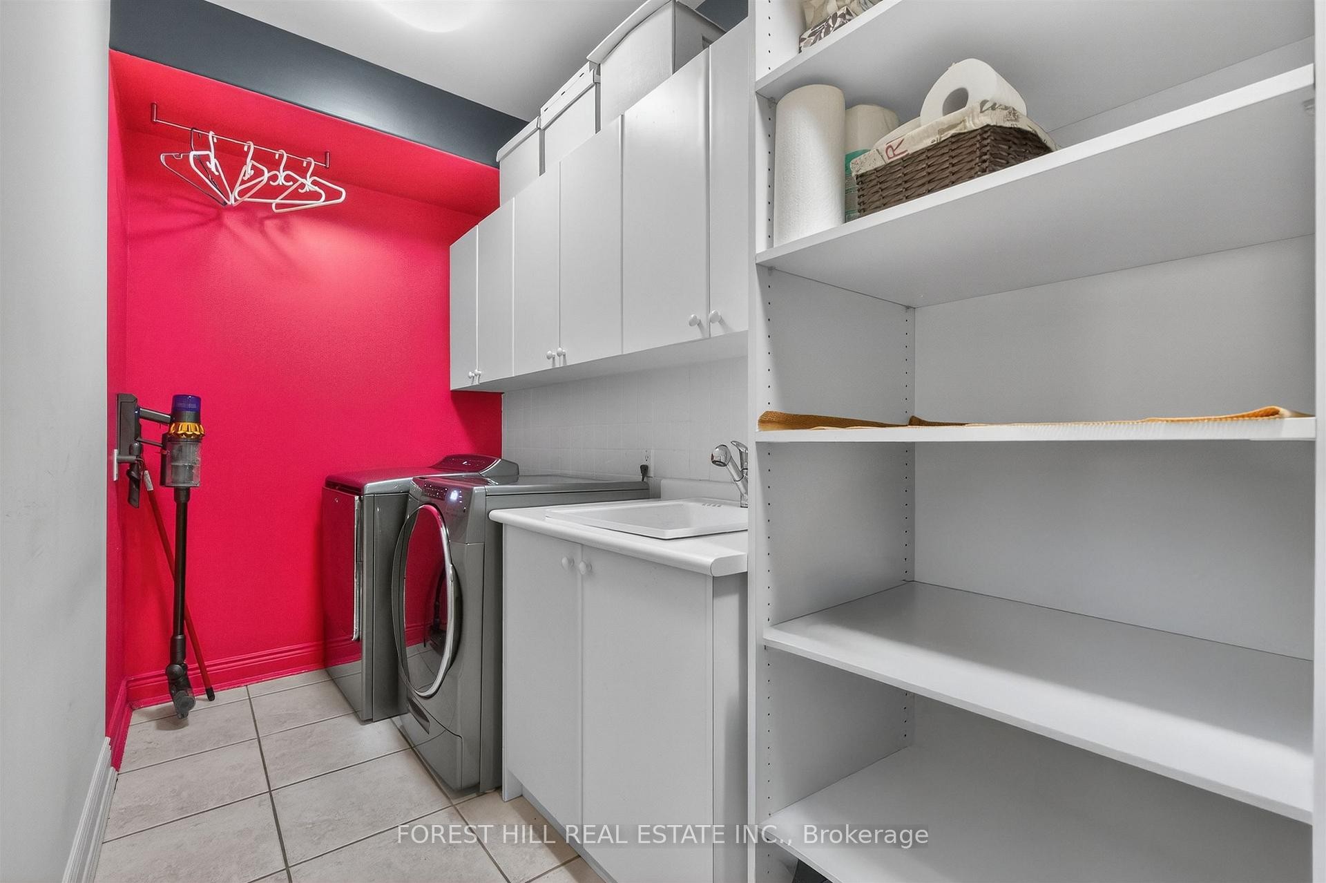 









29


Webster

Avenue,
Toronto,




ON
M5R 1N6

