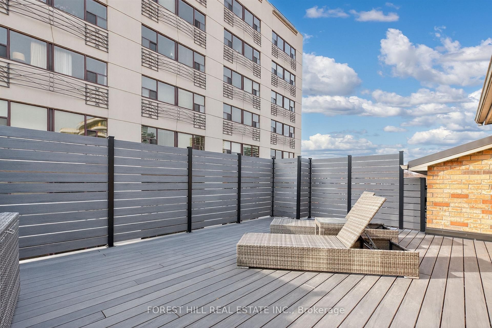 









29


Webster

Avenue,
Toronto,




ON
M5R 1N6

