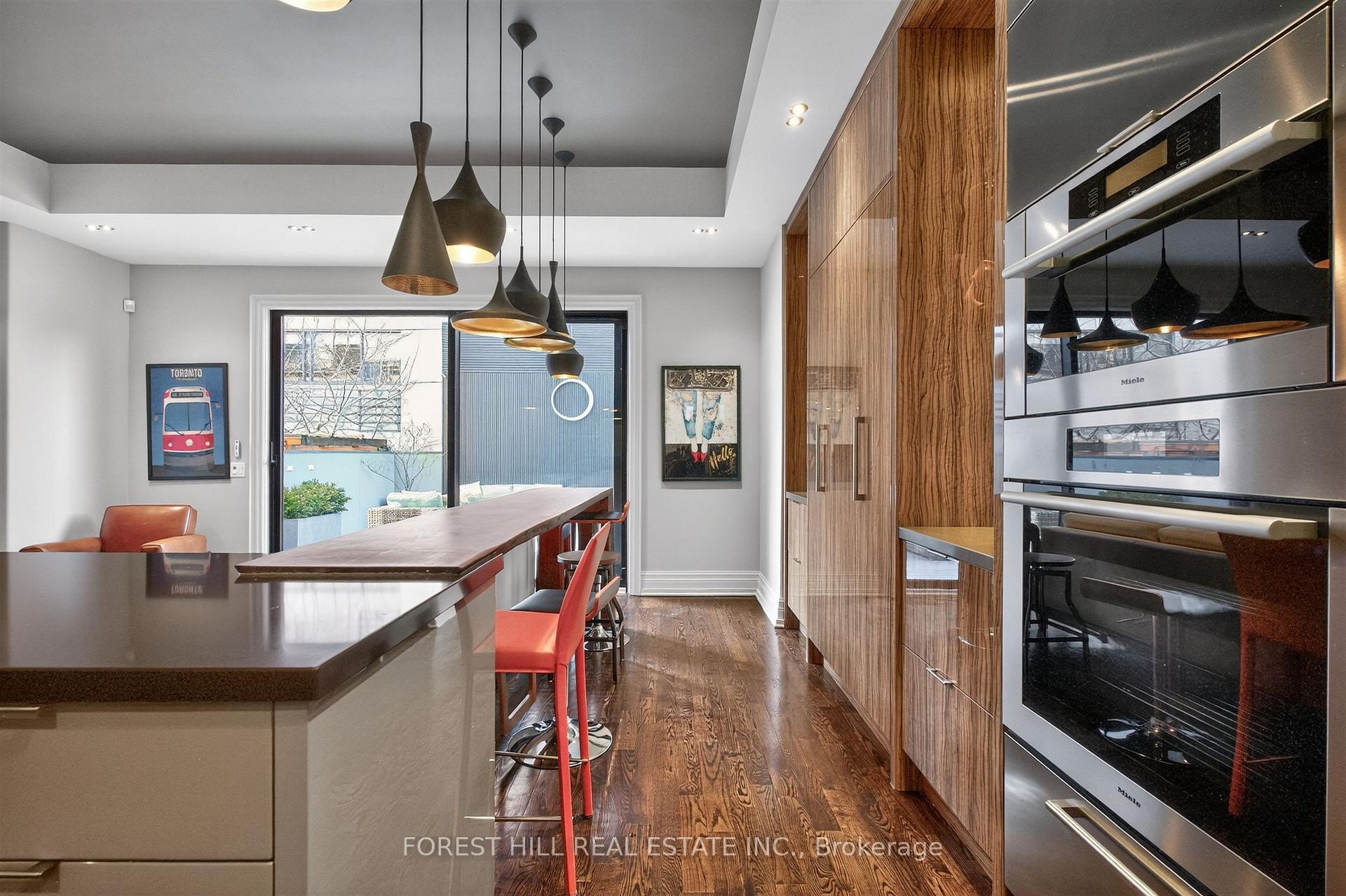 









29


Webster

Avenue,
Toronto,




ON
M5R 1N6

