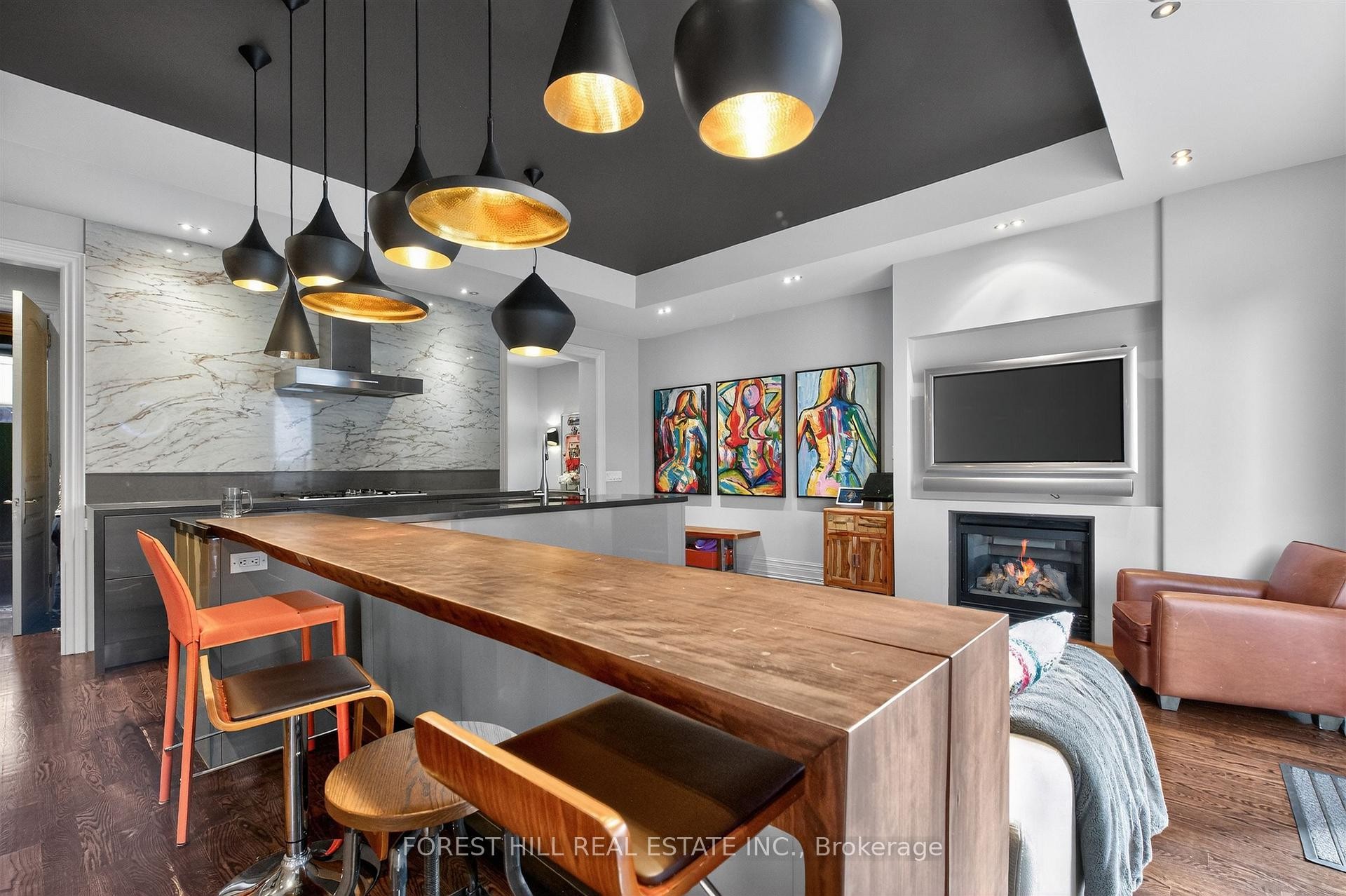 









29


Webster

Avenue,
Toronto,




ON
M5R 1N6

