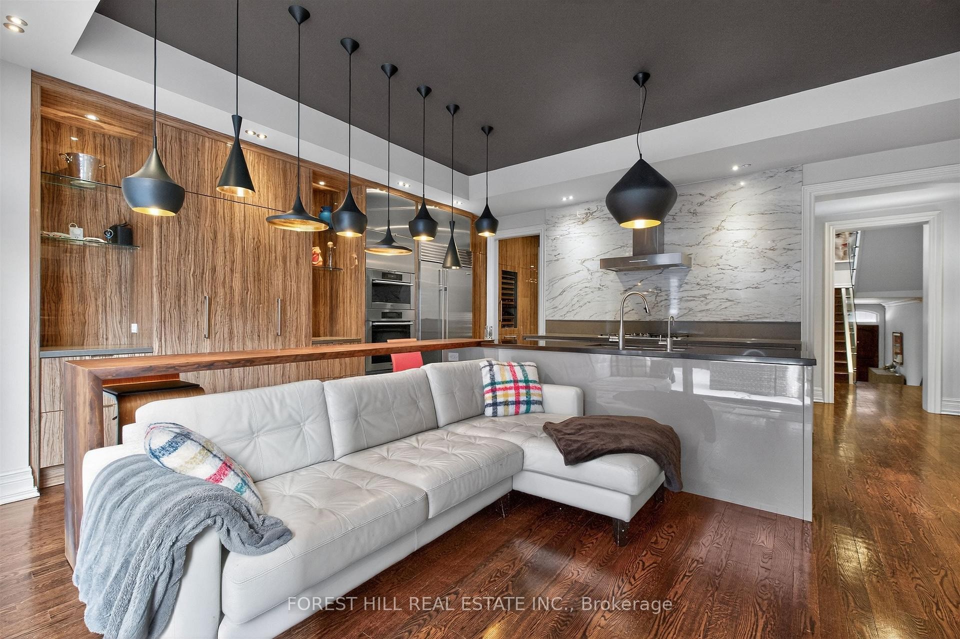 









29


Webster

Avenue,
Toronto,




ON
M5R 1N6

