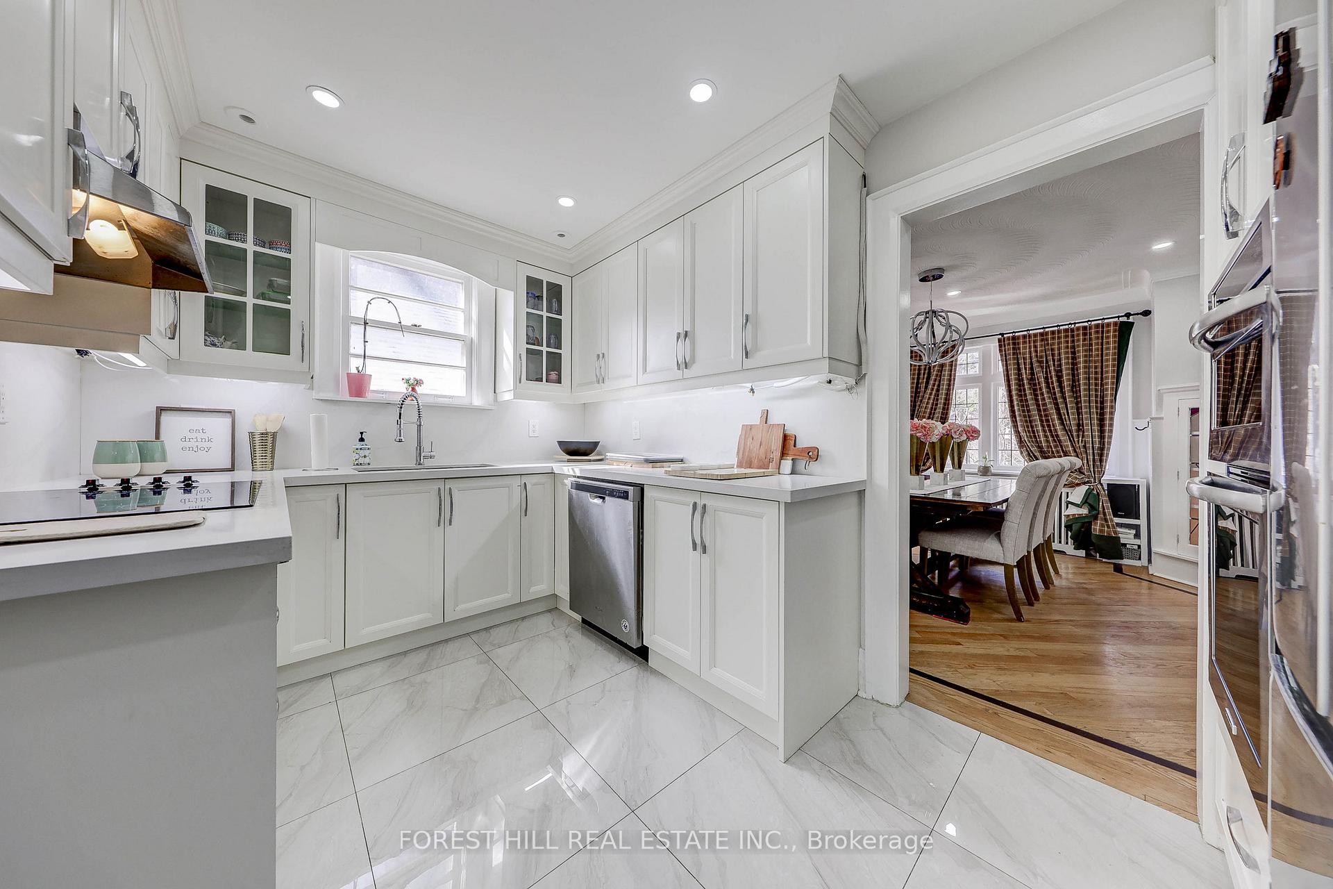 









607


Spadina

Road,
Toronto,




ON
M5P 2X1

