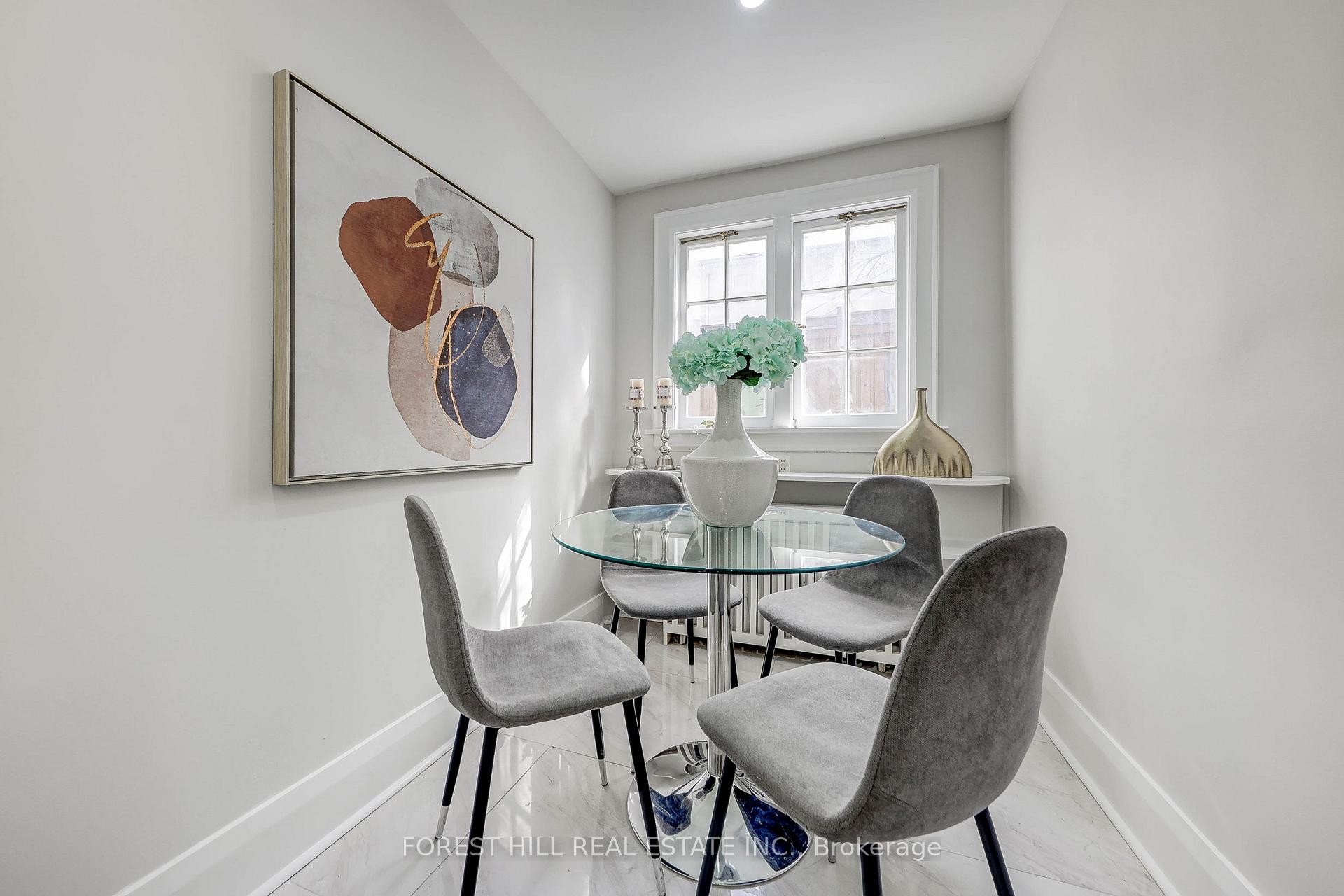 









607


Spadina

Road,
Toronto,




ON
M5P 2X1


