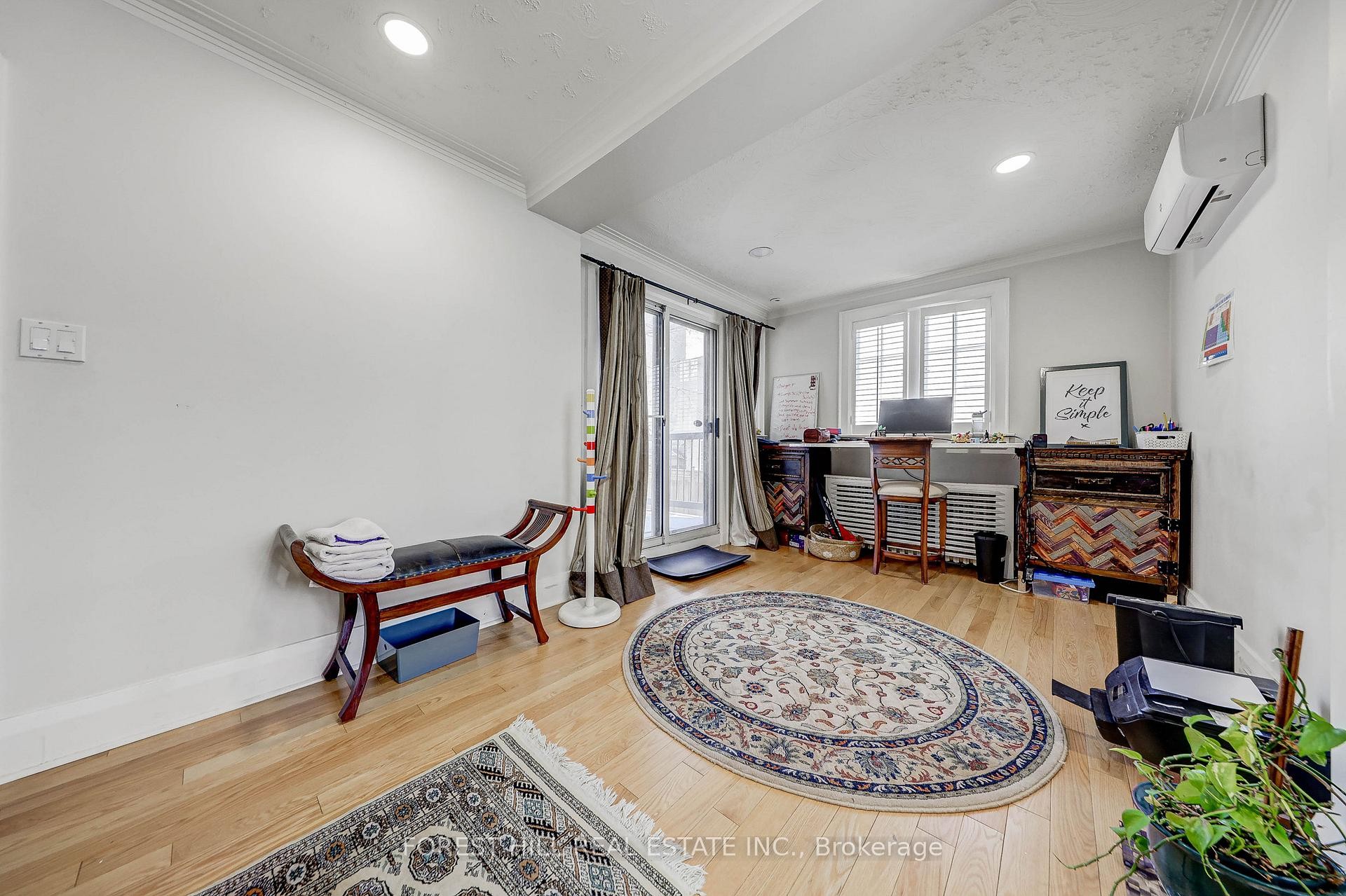 









607


Spadina

Road,
Toronto,




ON
M5P 2X1

