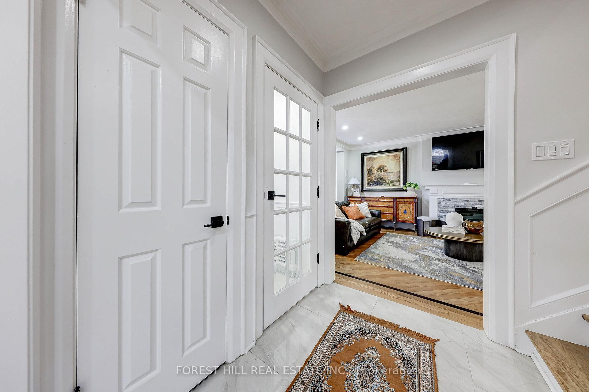 









607


Spadina

Road,
Toronto,




ON
M5P 2X1

