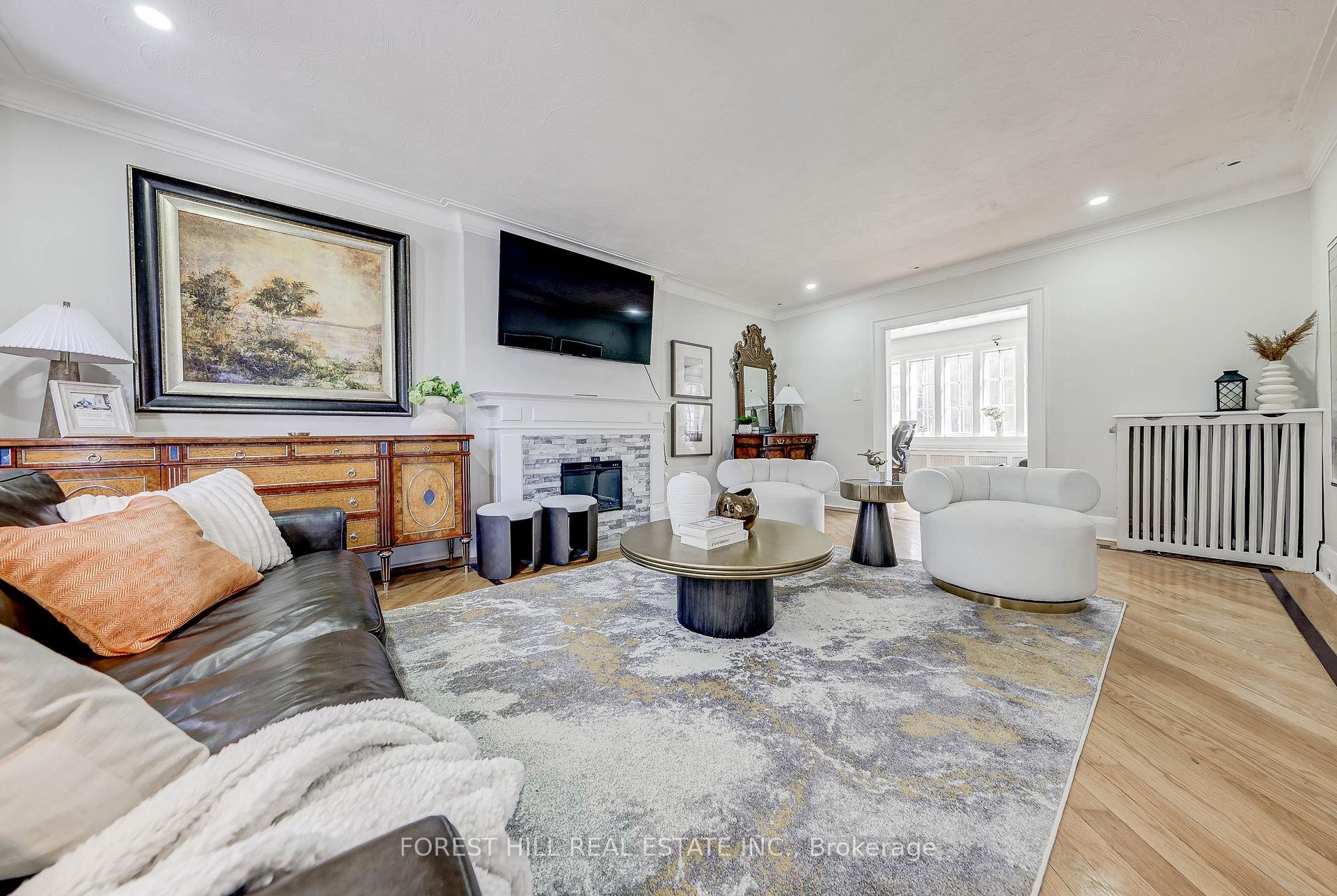 









607


Spadina

Road,
Toronto,




ON
M5P 2X1

