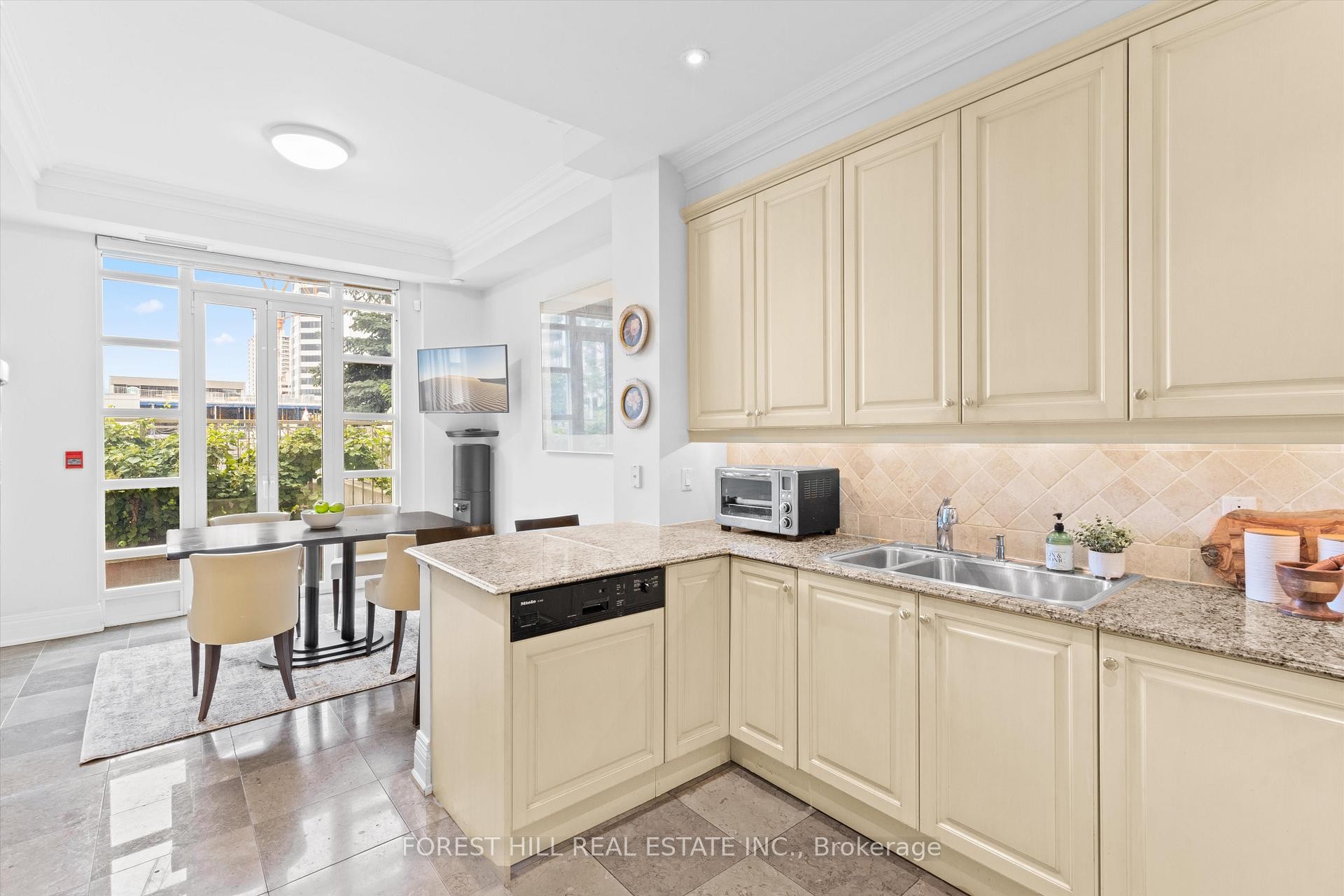 









33


Delisle

Avenue, 108,
Toronto,




ON
M4V 3C7

