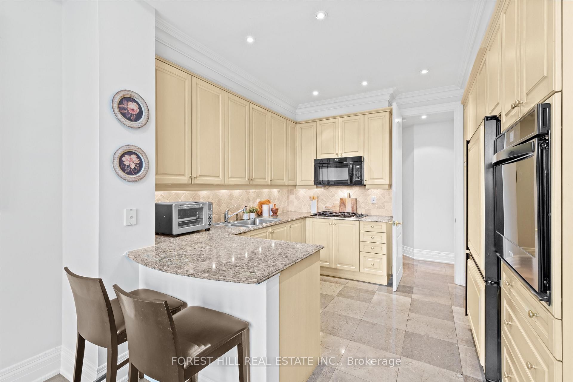









33


Delisle

Avenue, 108,
Toronto,




ON
M4V 3C7

